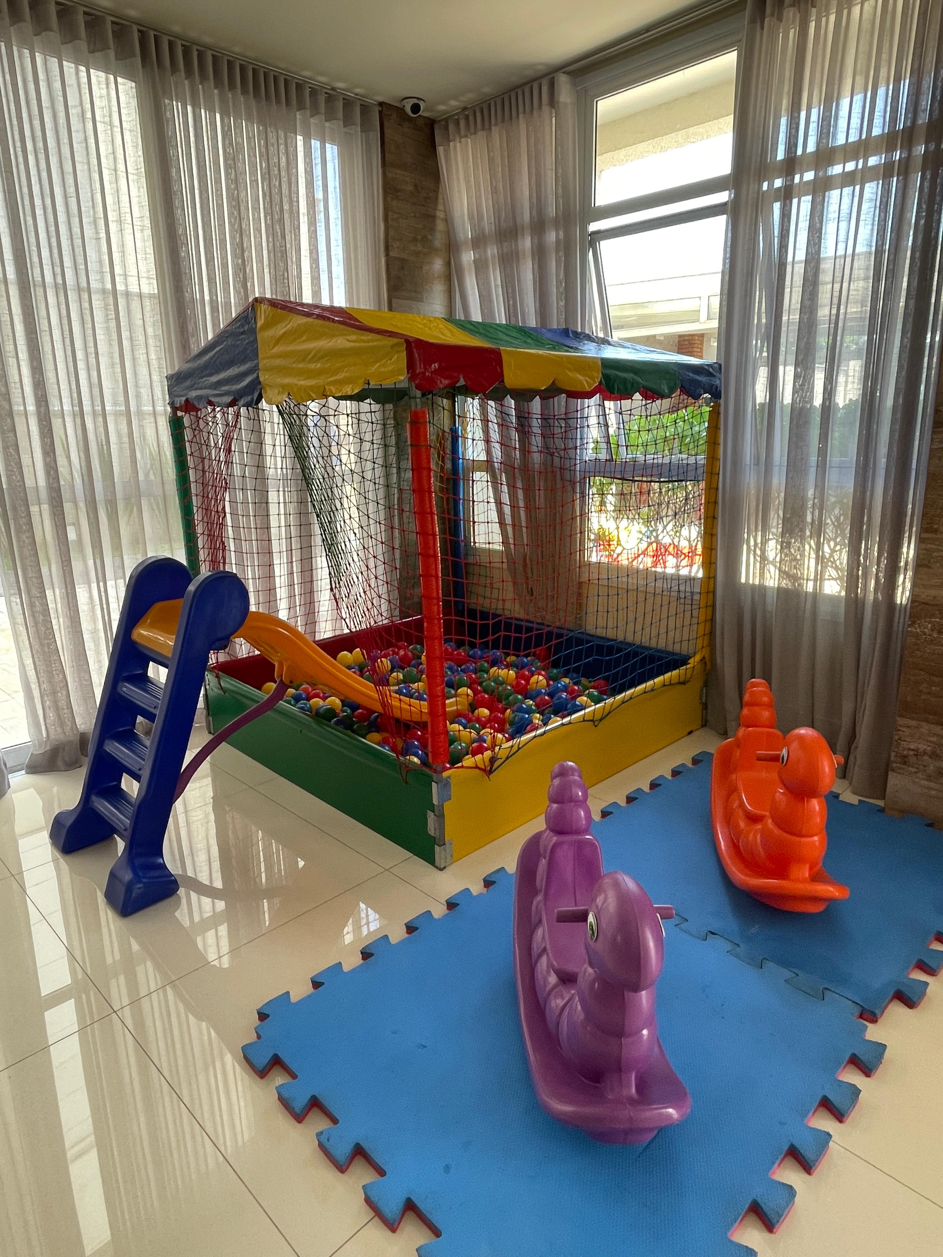 Piscina de Bolinhas 1,5 metros Casinha – Diversão que Cabe em Qualquer Espaço - foto 3