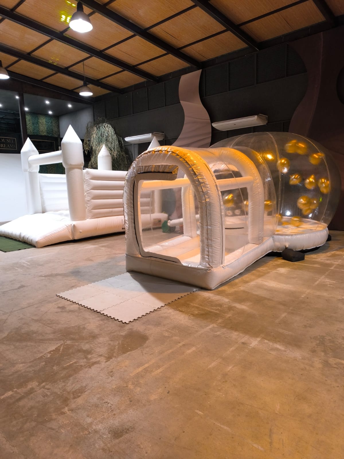 Castelo Branco Inflável para Eventos de Luxo - foto 4