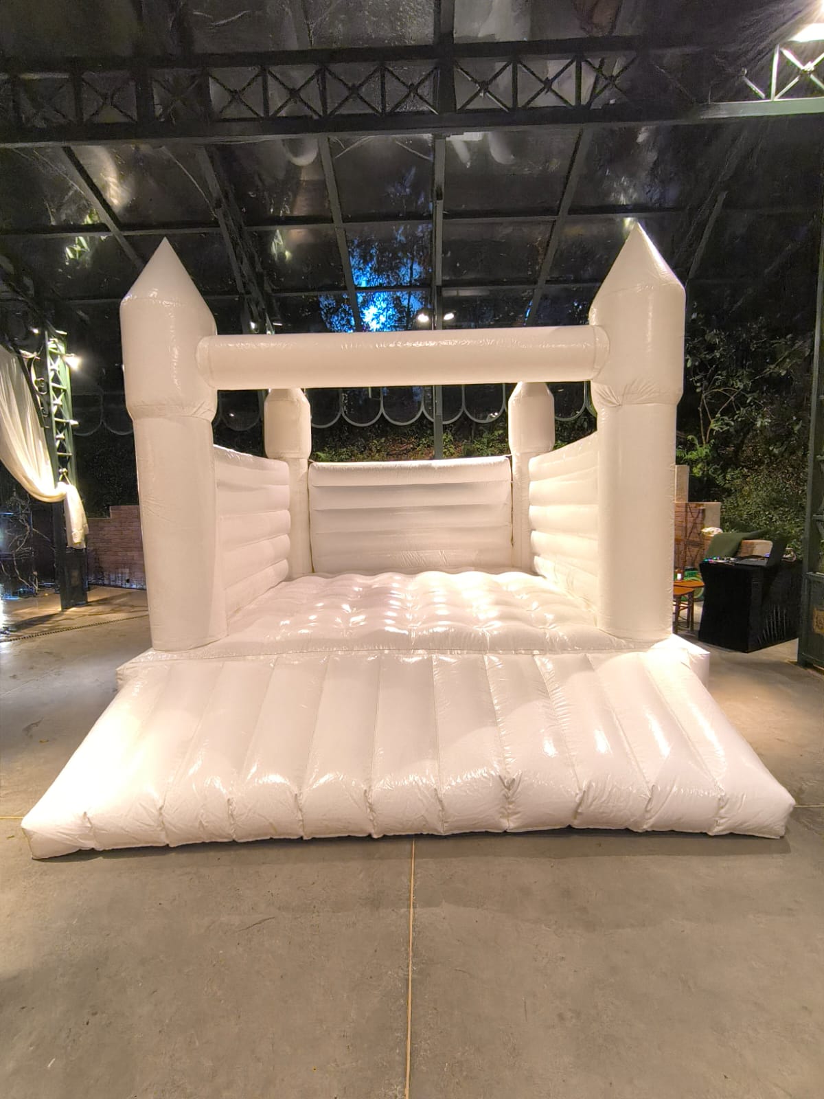 Castelo Branco Inflável para Eventos de Luxo - foto 1