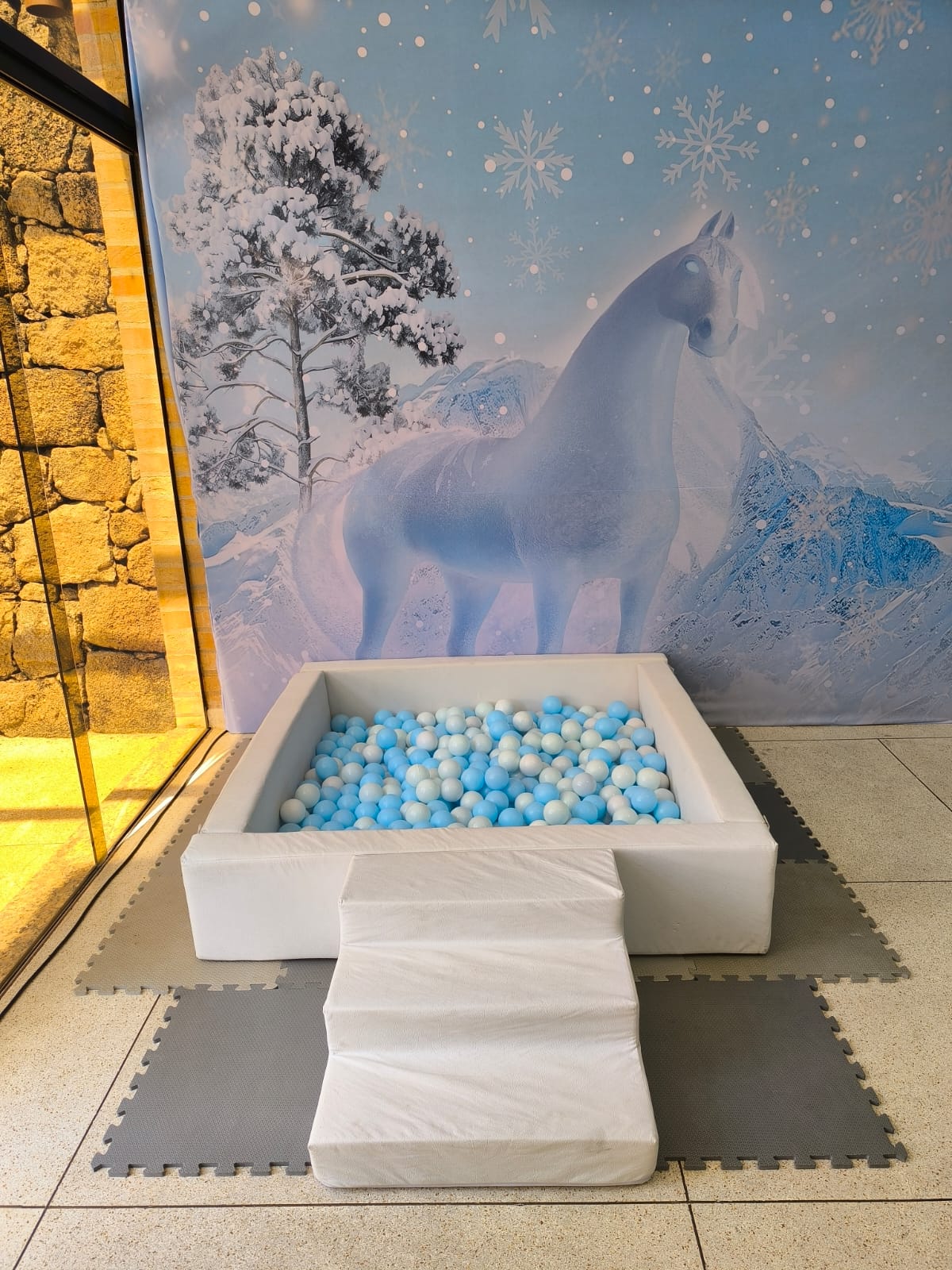 Piscina de Bolinhas Branca Espumada – Delicadeza e Diversão para os Pequenos - foto 1
