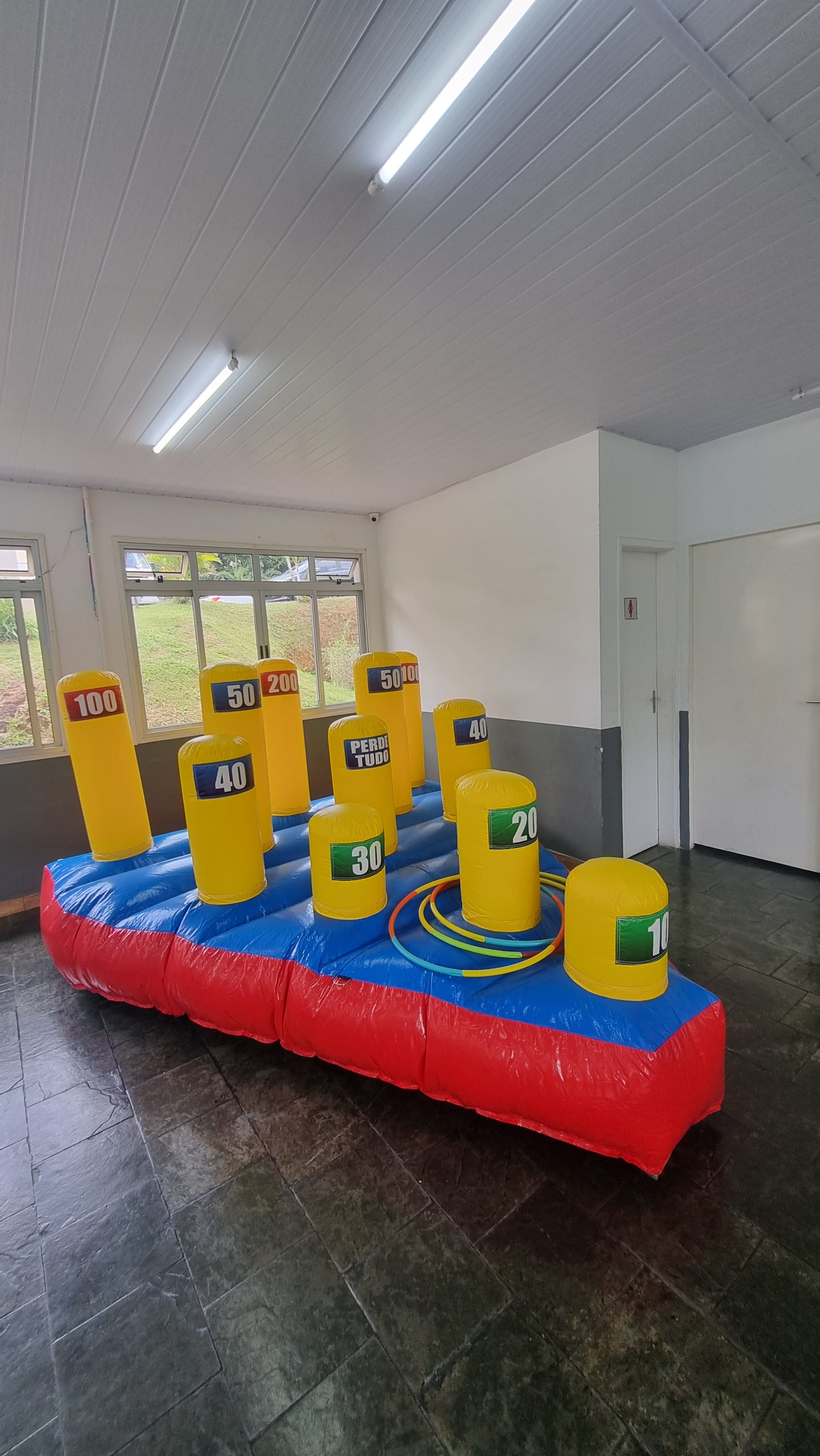 Jogo das Argolas Inflável – Desafio de Mira para Eventos - foto 1