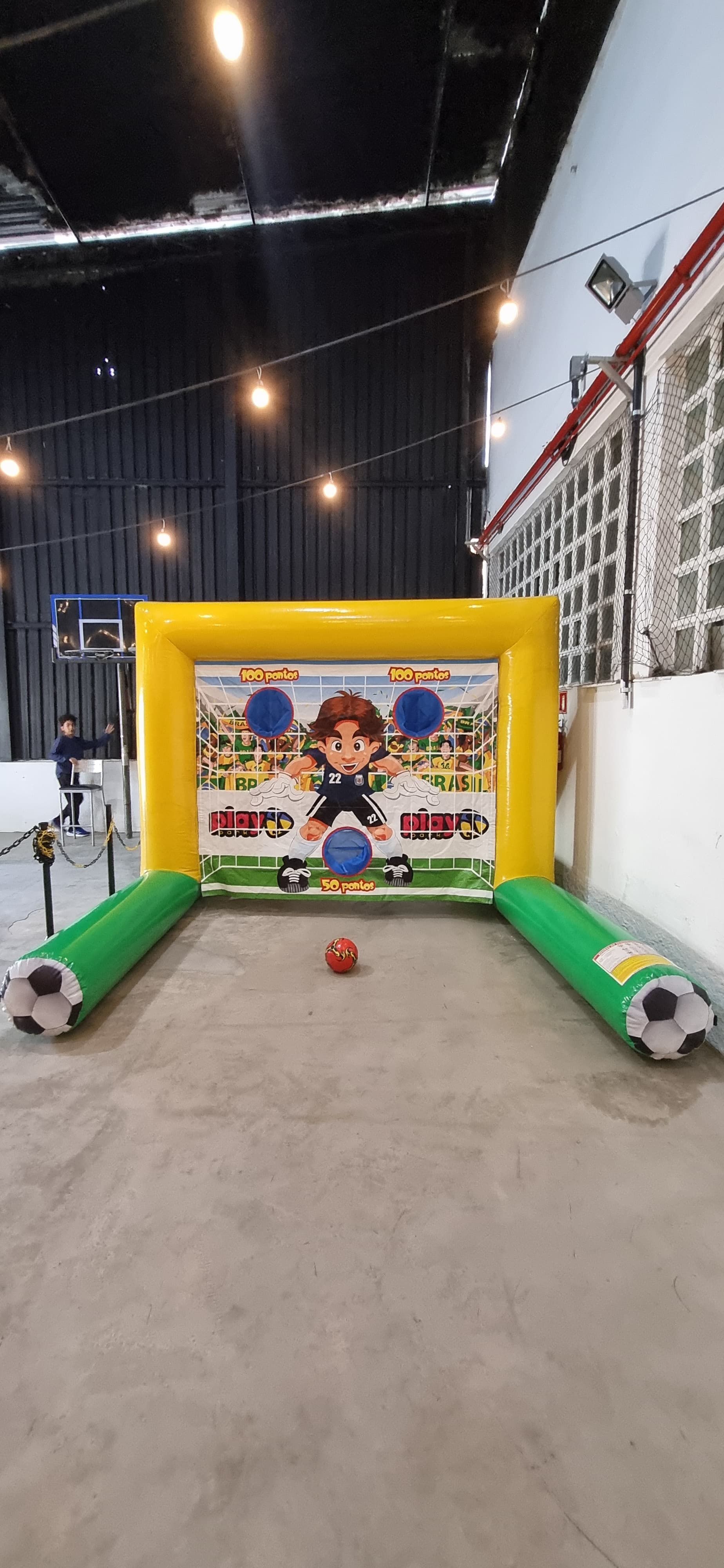 Chute a Gol Inflável – Desafio de Futebol para Eventos - foto 3