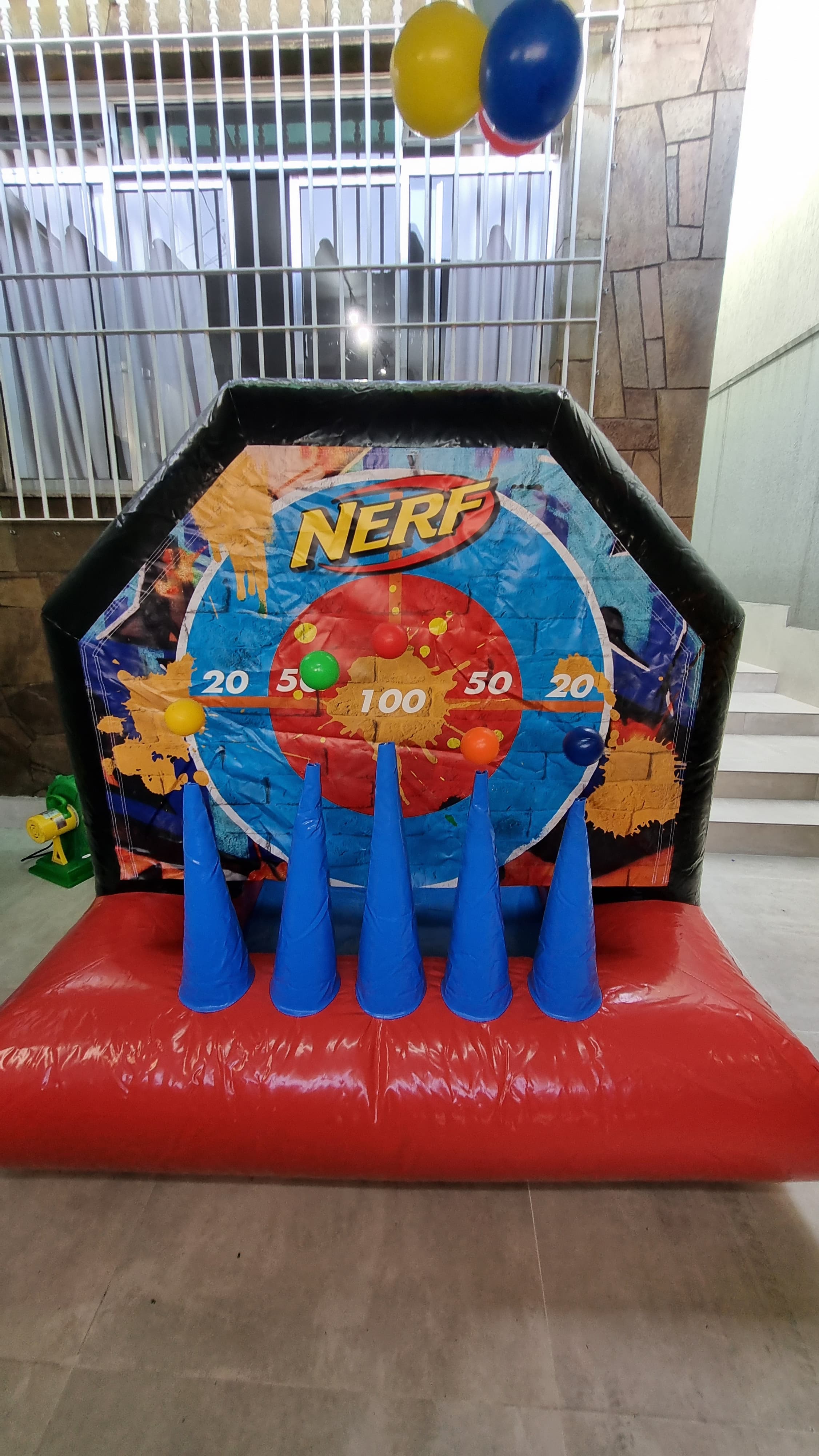 Nerf e Corrida Maluca Inflável – Jogo Interativo 2 em 1 para Eventos - foto 2