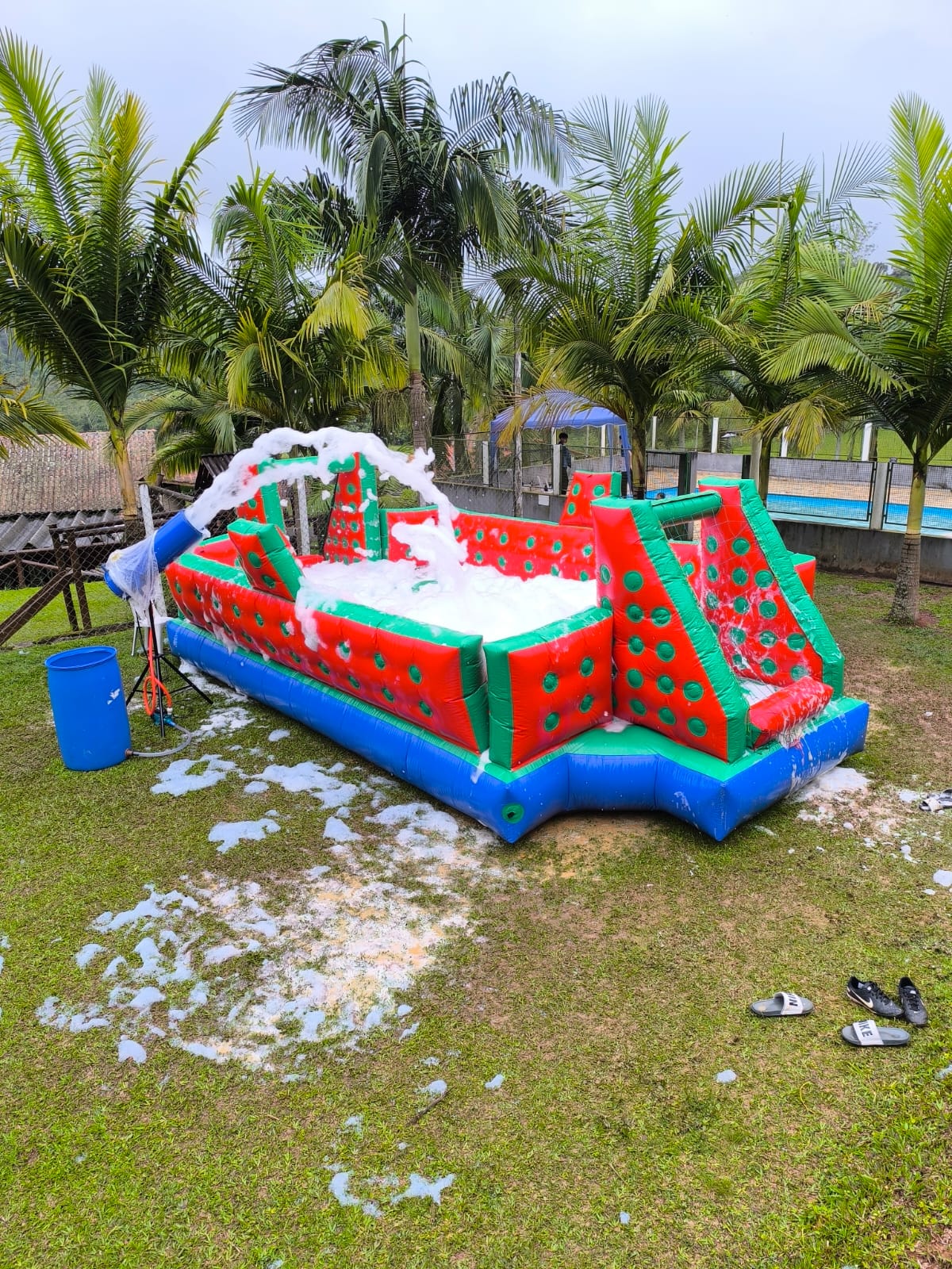 Futebol de Sabão com Canhão de Espuma - foto 2